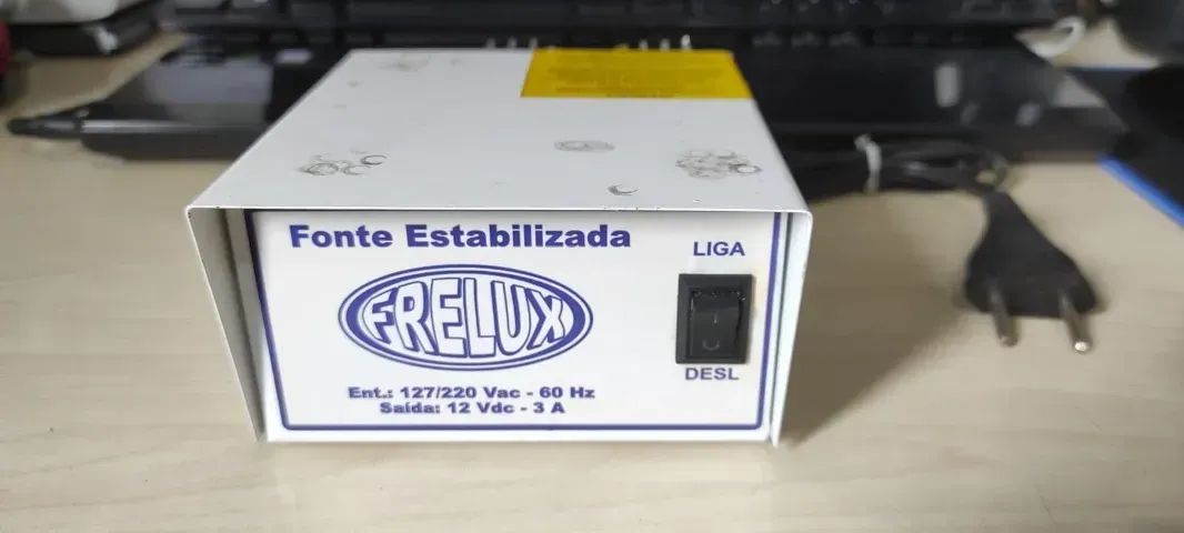 Fonte Chaveada e Estabilizada Frelux 12V - 3A - Bivolt