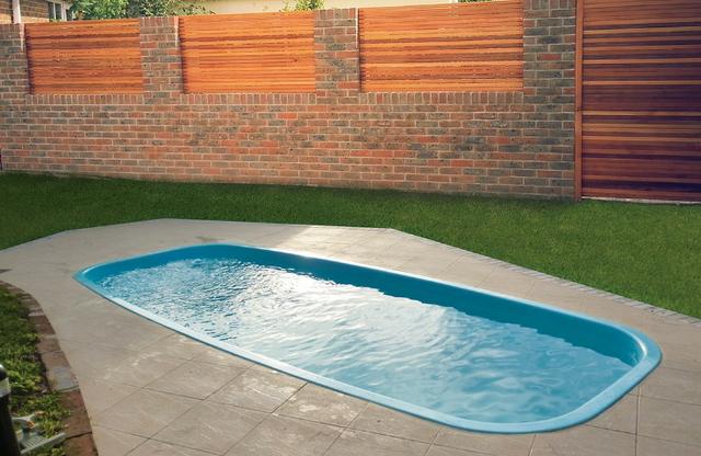 Piscina fibra 5x2,50x1,40