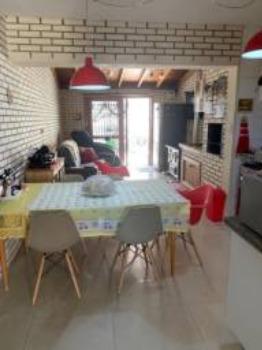Baixou! Vendo sobrado 3 quartos Ótima localização R$390 mil imperdível - Foto 12