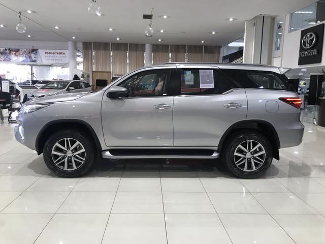 Toyota SW4 SRX 7 lugares Diesel última unidade - Foto 3