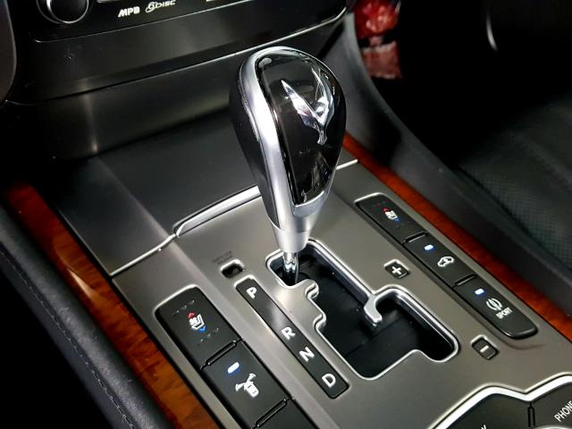 Hyundai EQUUS 4.6 V8 32V 366cv 4p Aut. - Preto - 2012 - Foto 8