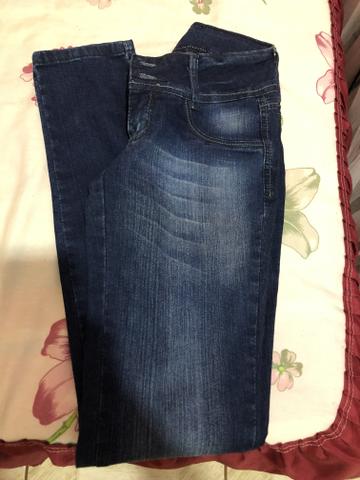 Calça tamanho 36/38 nunca usada