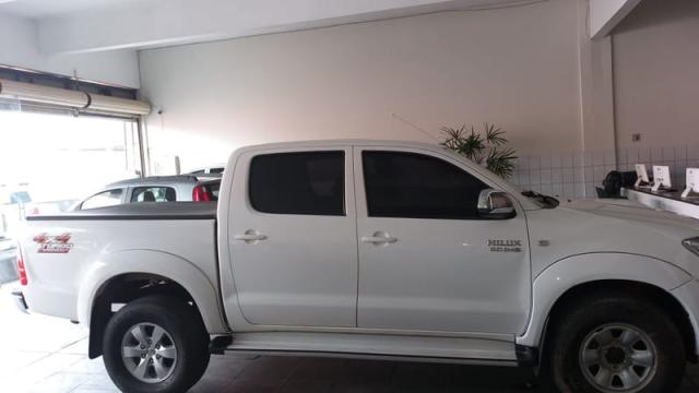 TOYOTA HILUX 2.8 SRX 4X4 CD 16V DIESEL 4P AUT 2011