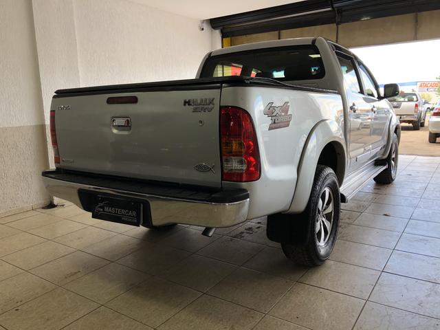 Hilux 3.0 SRV 4x4 Manual, oportunidade, aceitamos seu veículo - Foto 5