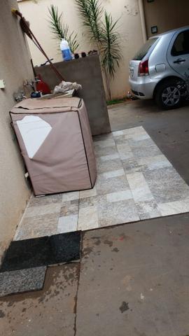 Depósito de gás com residência com piscina no fundo - Foto 9