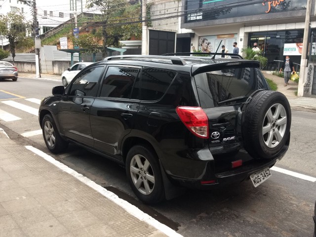 TOYOTA RAV4 2006 AUTOMÁTICA C/ TETO E COURO.