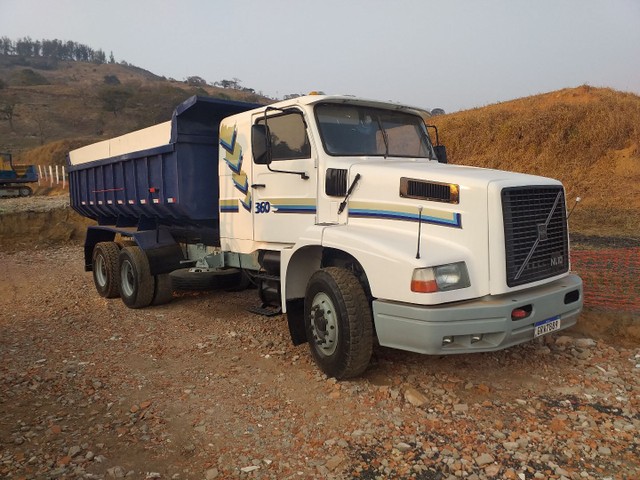 VOLVO NL10 6X4 320 BASCULAR