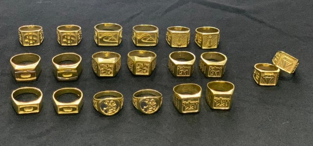 Anéis de moeda antiga atacado apartir de 6 unidades cada vai ficar R$10,00