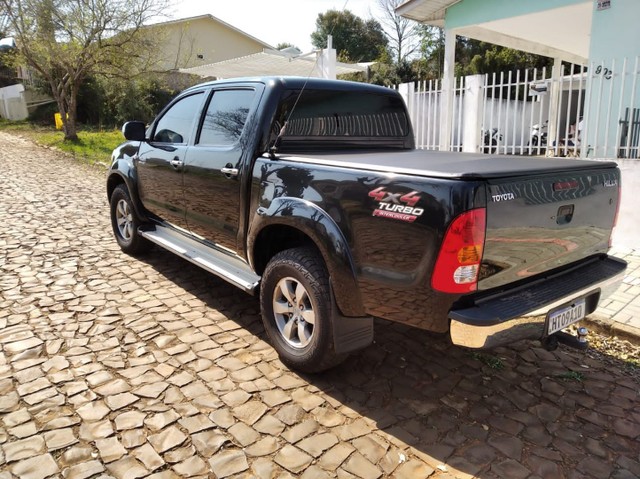 HILUX 2010 AUTOMÁTICA TOP