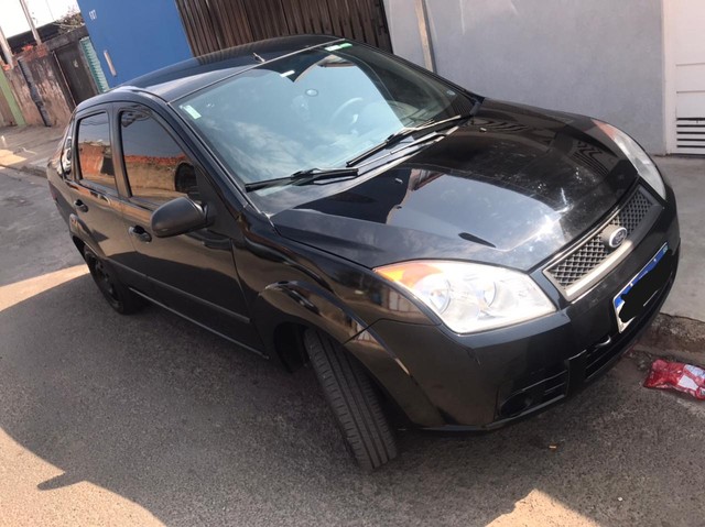 FORD FIESTA 1.0 FLEX BÁSICO 4 PORTAS