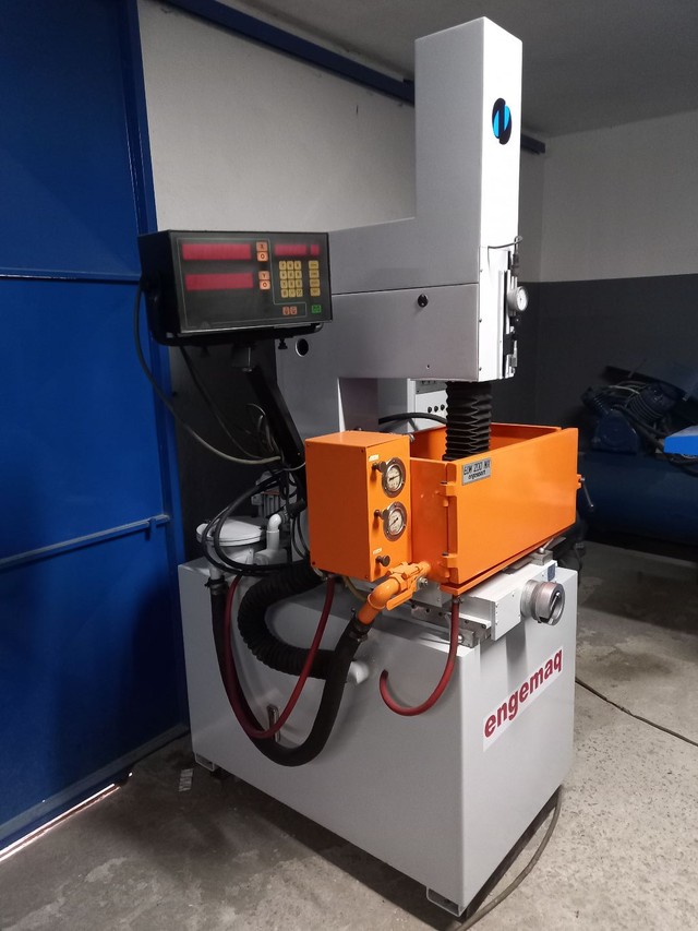 ELETROEROSÃO  ENGEMAQ/ EDM-200  MX