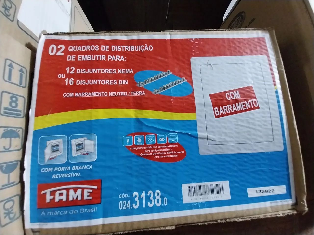Quadro de Distribuição para 12 ou 16 Disjuntores FAME