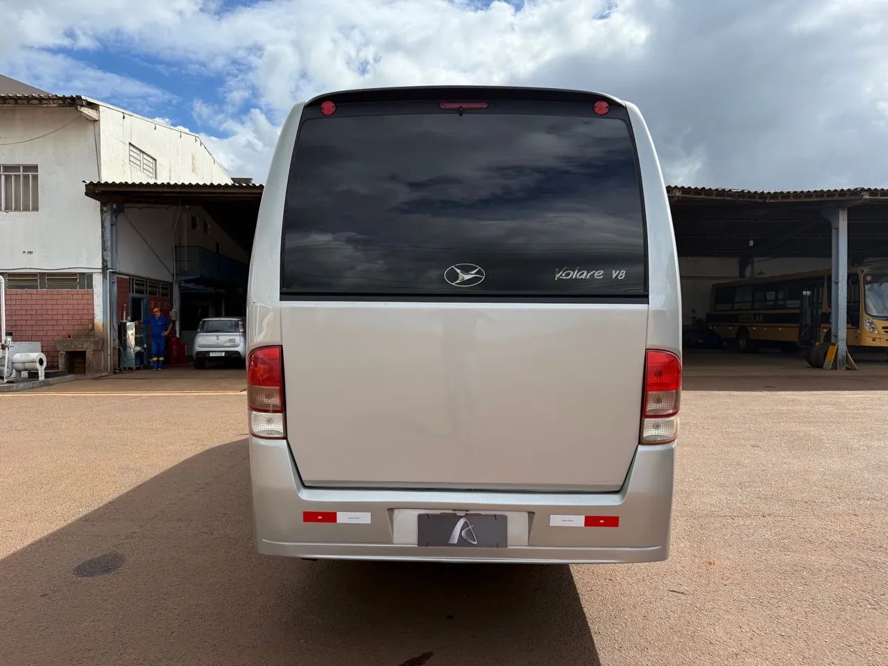 Microônibus volare W8 ano 2011 com 28 Lugares motor MWM com bomba em cascavel,PR - Foto 5