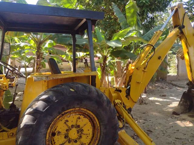 retroescavadeira massey ferguson 65r - Foto 2