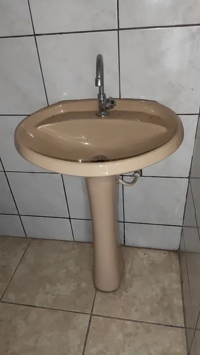 Conjunto de pia e vaso para banheiro marrom - Foto 5