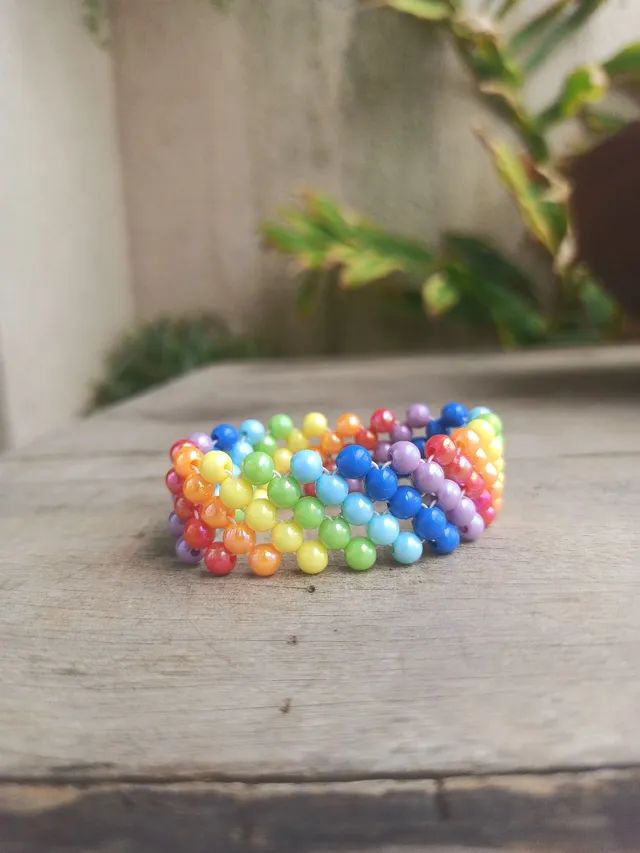 Pulseira de miçangas trançada arco-íris  - Foto 3