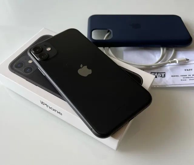 iPhone 11 de 64gb semi novo com caixa 