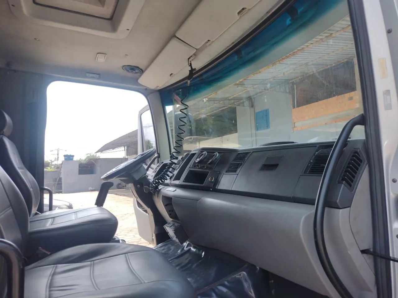 Caminhão Baú Volkswagen 13.180 - Refrigerado - Foto 9