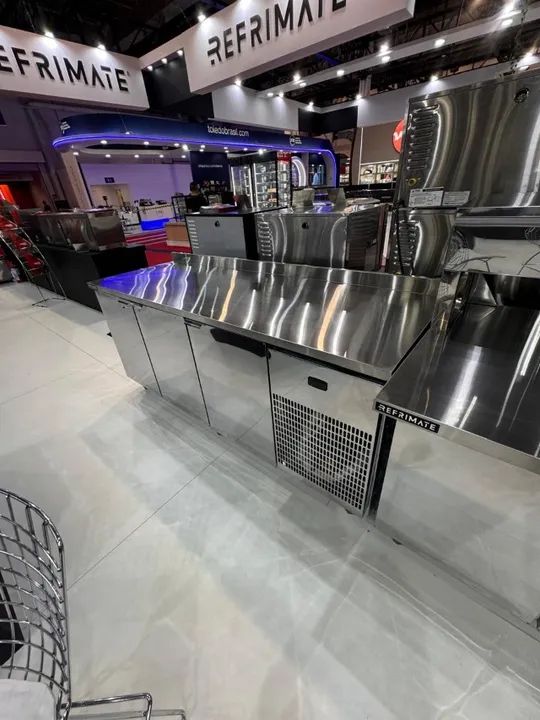 Balcão de Serviço Refrigerado 2000mm  03 portas úteis novo 