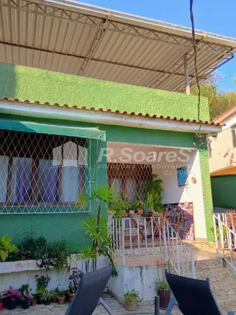 Casa independente,3 quartos, rua Guaranesia, Vila Valqueire