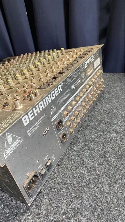 Mesa de som 16 canais Beringher - Foto 2