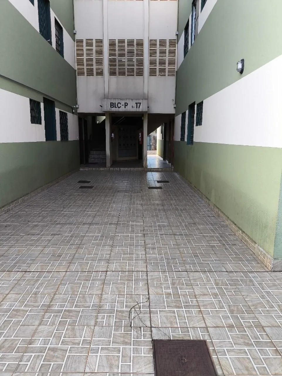 Alugo apartamento no Residencial Anhanduí III, 3 quartos