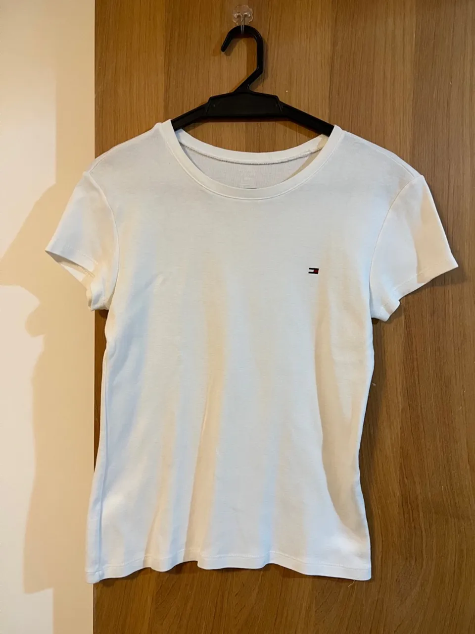 Camiseta feminina Tommy Hilfiger Branca