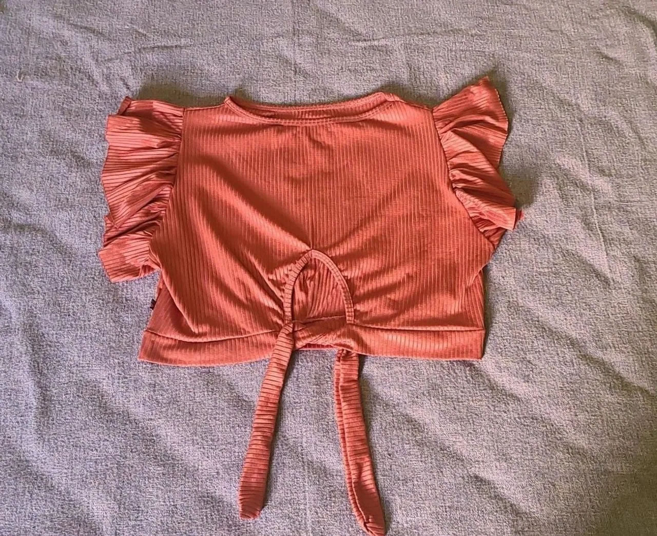 Blusa cropped amarrada na frente
