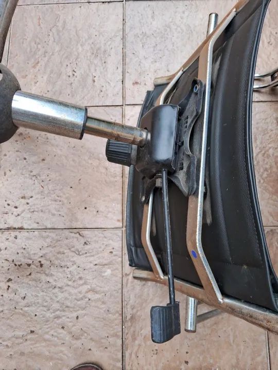 Cadeira para escritório usada Zap. 98687.7951 - Foto 6