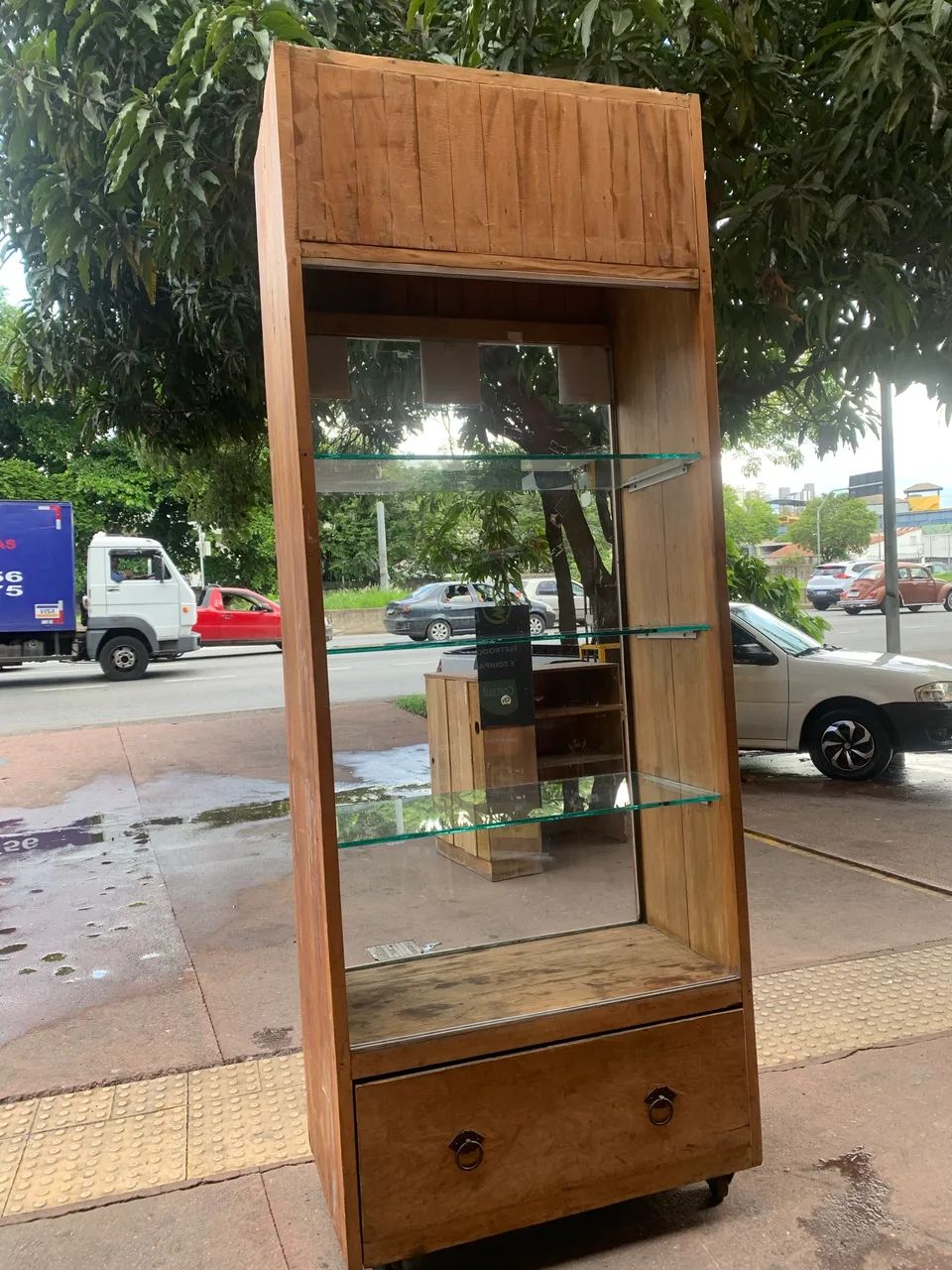 Vitrine Rústica com vidro (Madeira demolição) - Foto 4