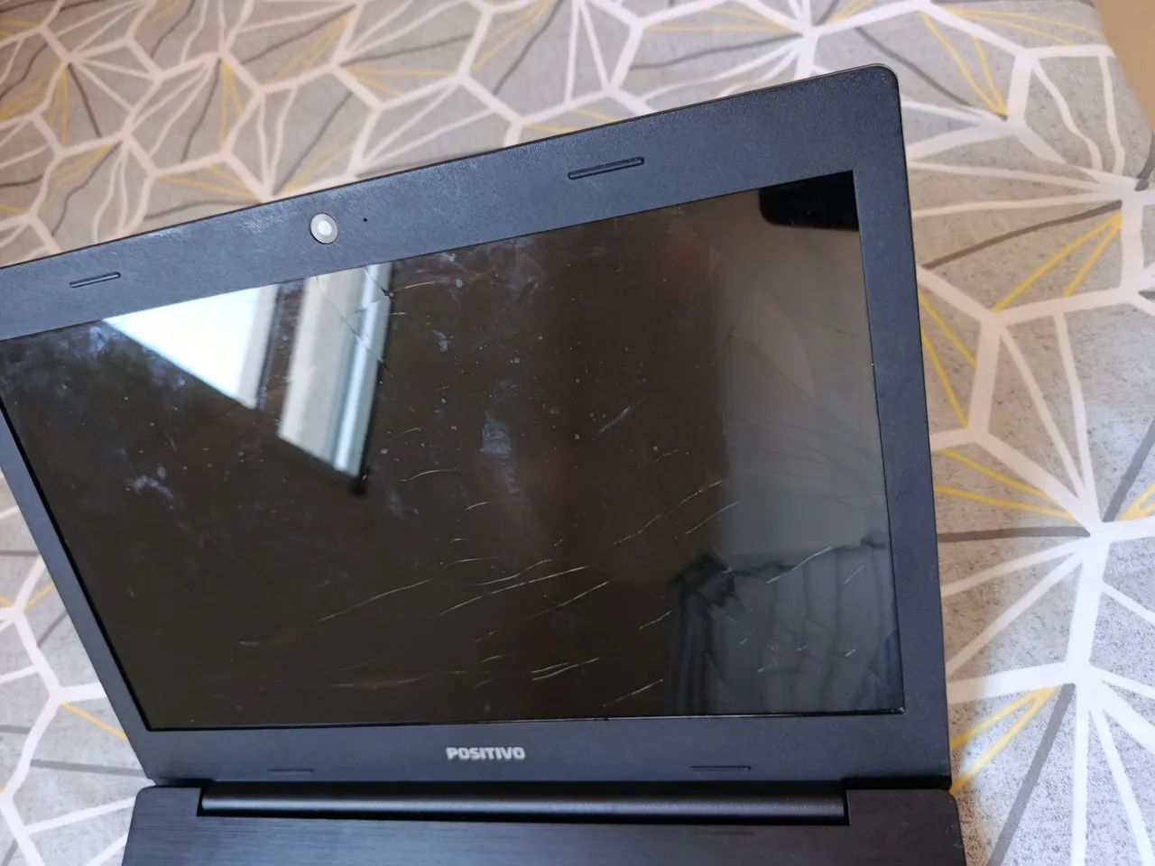 Vende-se notebook Positivo (tela com defeito)  - Foto 2