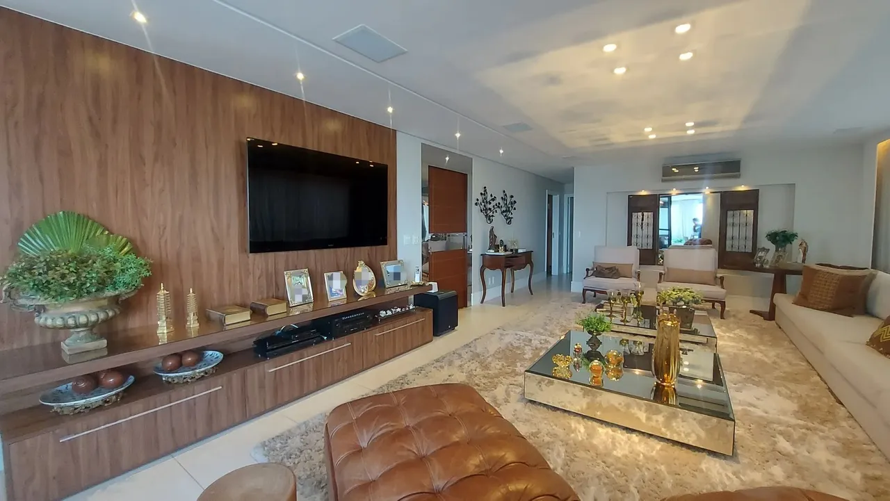Bacelar Imóveis vende apartamento no ed. Ilha de Java, mobiliado, 1 por andar, Batista Cam
