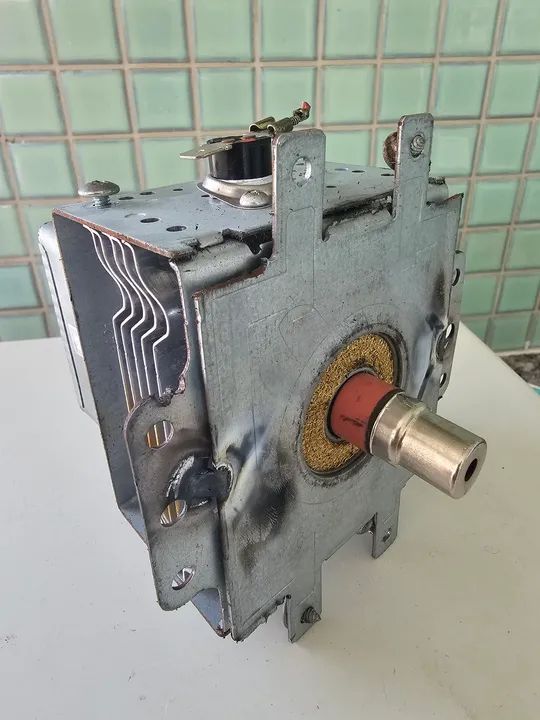 Magnetron retirado de microondas - Foto 4