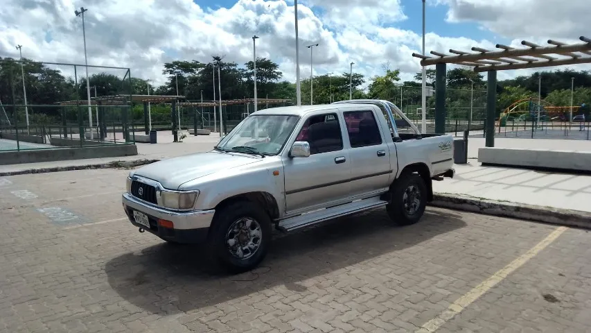 Hilux SRV 4x4.