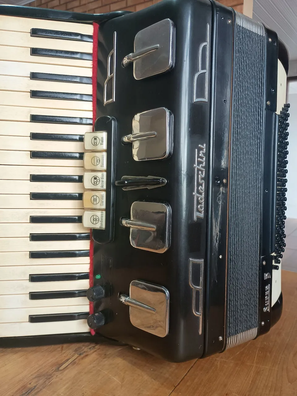 Acordeon Todeschini Super 5 