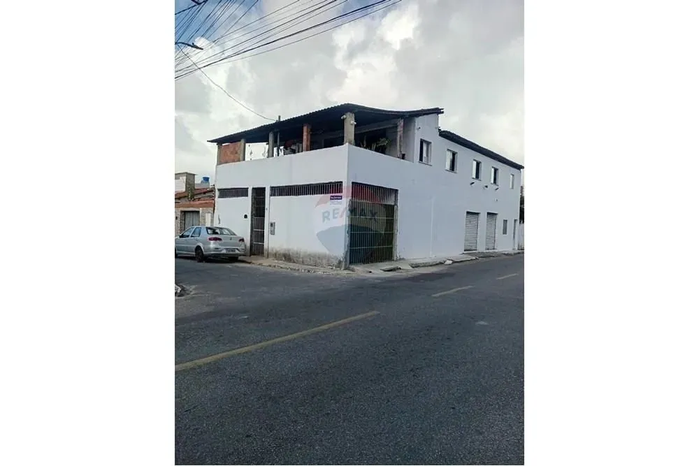 Casa Comercial Estratégica à Venda em Aracaju!