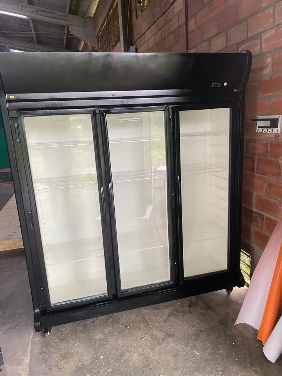 Expositora 03 portas