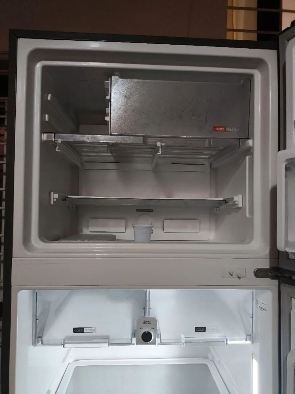 Vendo uma geladeira Frost Free Brastemp  - Foto 6