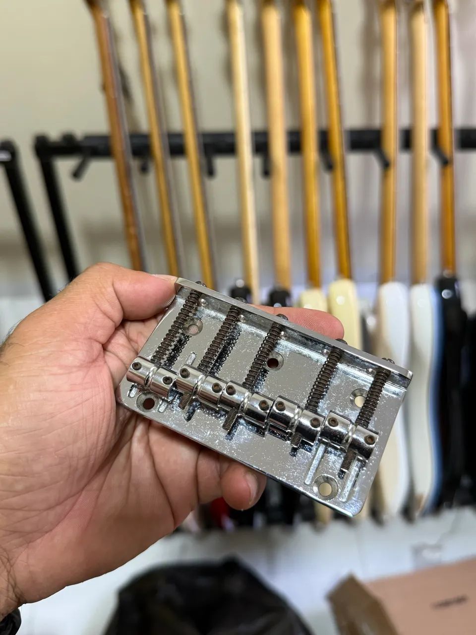 Ponte fender para baixo 5 cordas (tirado de um fender standard 5c usado)