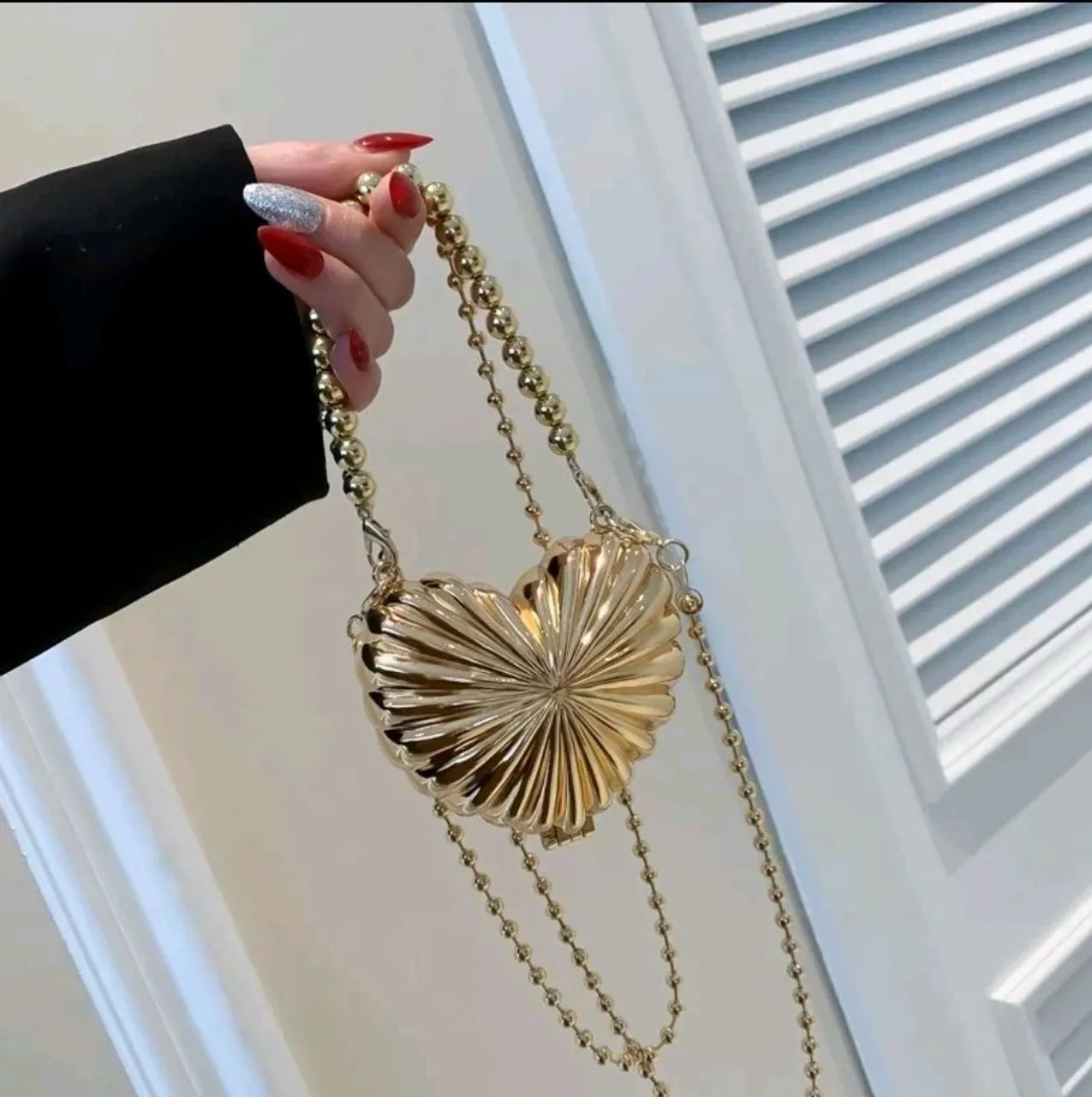 Bolsa metal minimalista "Dourada"  - Foto 4