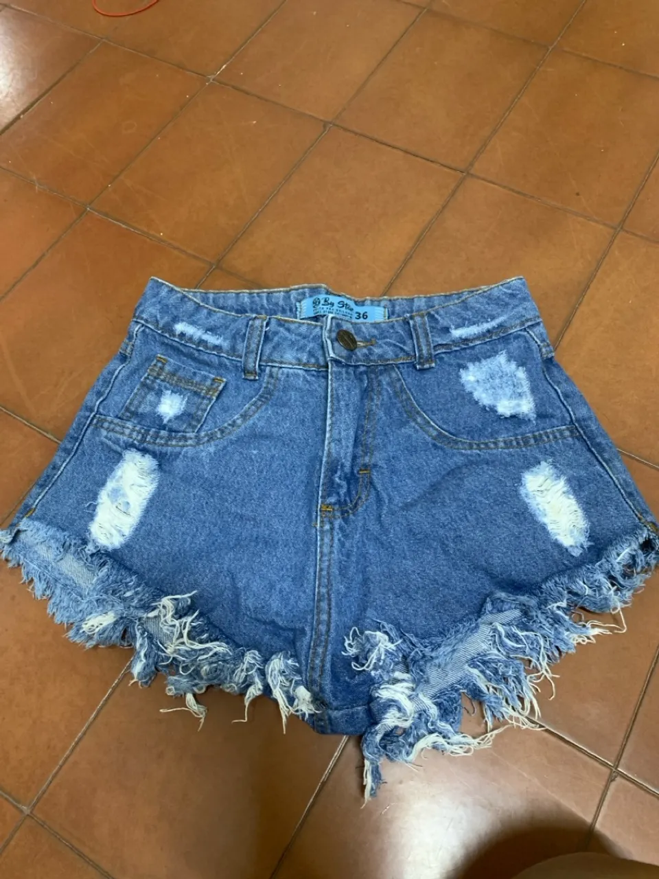 Short Jeans Destroyed Feminino - Tamanho 36