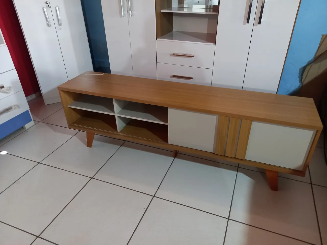 Rack de TV de 70 polegas Novo - Moderno e Estiloso valor 750 reais
