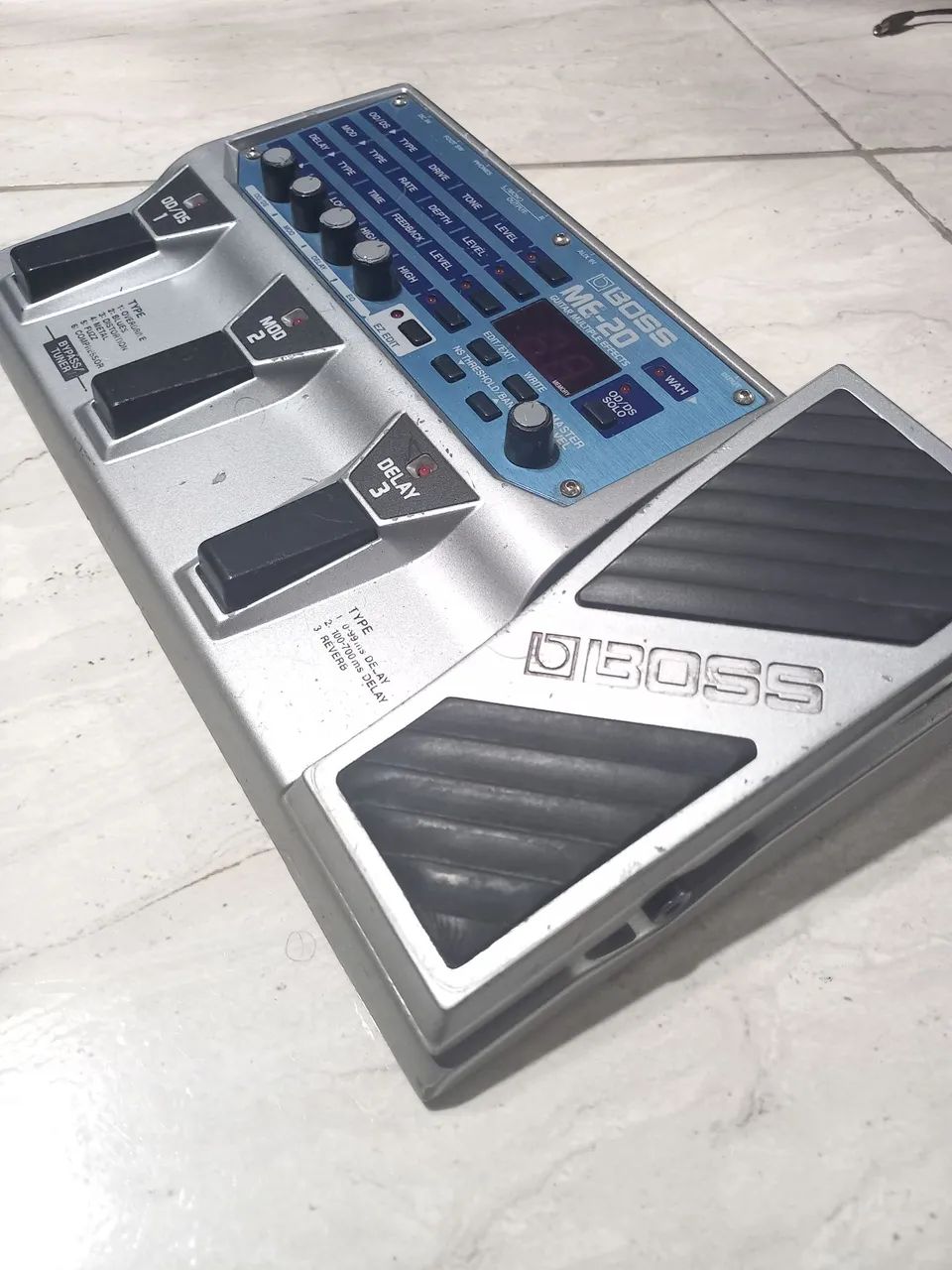 Pedal de Efeito Multi-Efeitos Boss ME-20