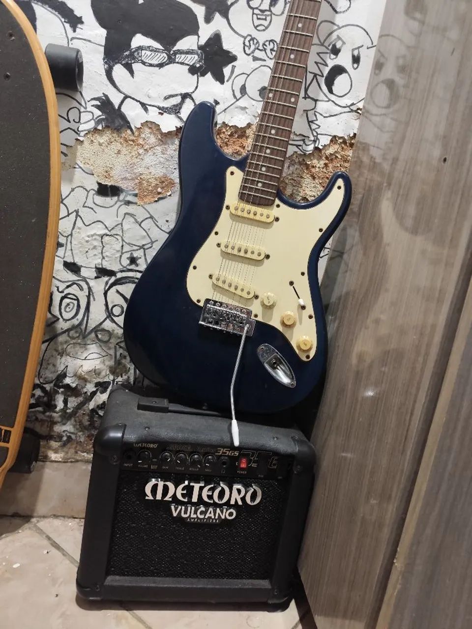 Guitarra Elétrica + Amplificador Meteora Vulcano