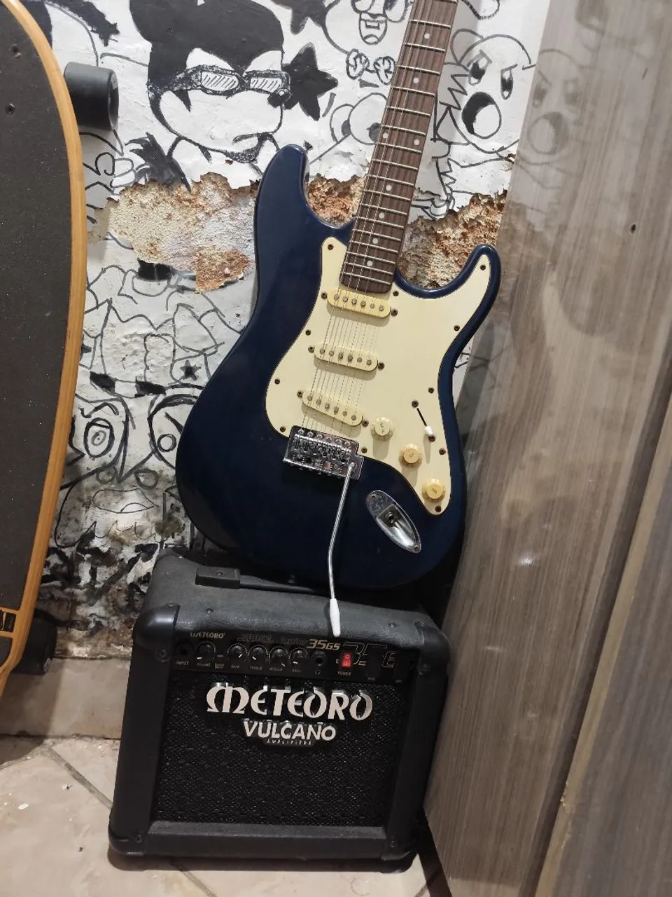 Guitarra Elétrica + Amplificador Meteora Vulcano
