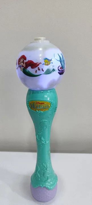 Varinha Princesa  Ariel Pequena Sereia Disney 1988 Funcionando  (Bolinha de sabão) - Foto 2