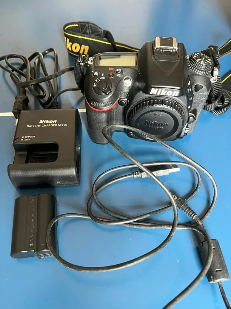 Câmera DSLR Nikon D7100 (corpo)
