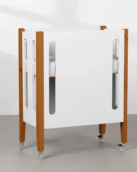 Berço evolutivo 3 em 1 de madeira branco com detalhes em madeira natural - Foto 2