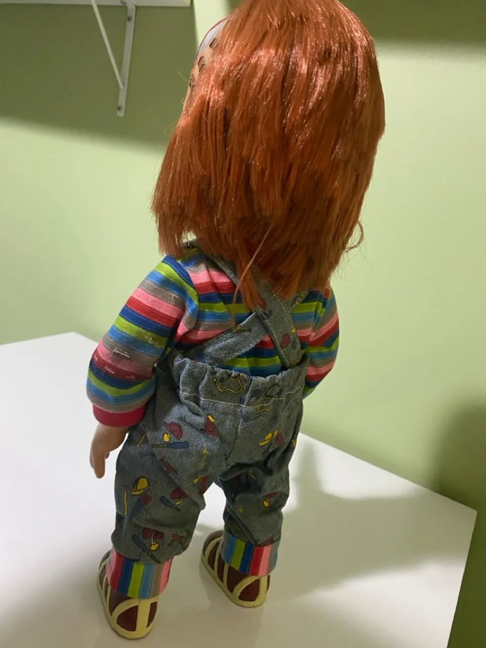 Boneco Chucky Com Alto Falante Da Mezco - Foto 4