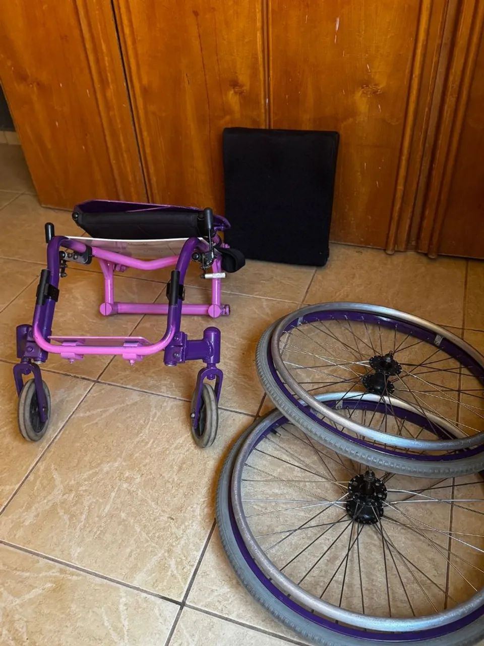 Cadeira de rodas leve - Foto 5